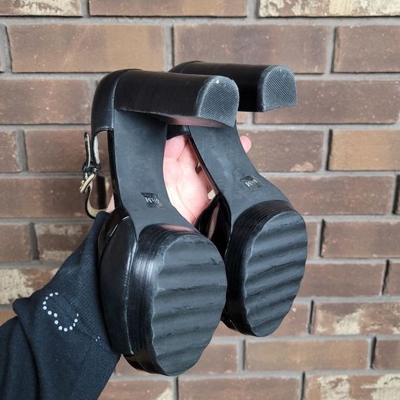 Michael Kors ultra platform leather ankle strap peep toe high heel pumps - Picture 11 of 12